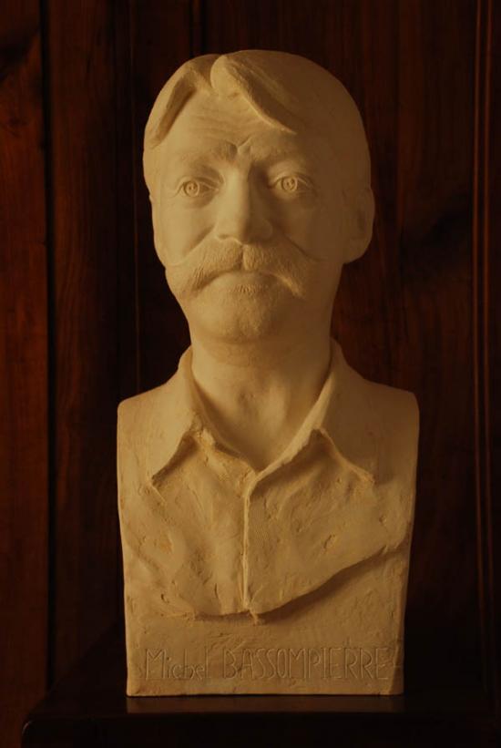 M Bassompierre, plâtre