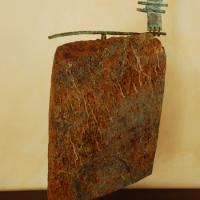 Mont Kailash #2, pierre de la Butte et bronzes cousus