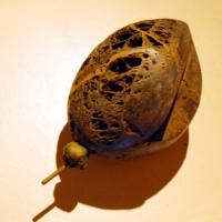 KarmaPhala, pierre de la Butte et bronze