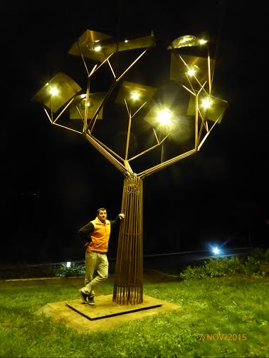 'Le lumier' arbre à lumière, 5m, réalisé à Oudon en 2015