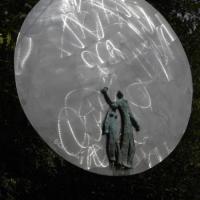 Espace, inox et bronze