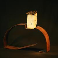 La maison de Didi dans l'Annapurna, terre cuite, bronze, fer