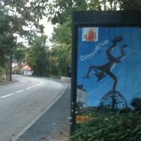 Bil maqloub, réalisé en 2005, à l'affiche de Oudon