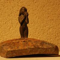 Puja, pierre de la Butte & bronze