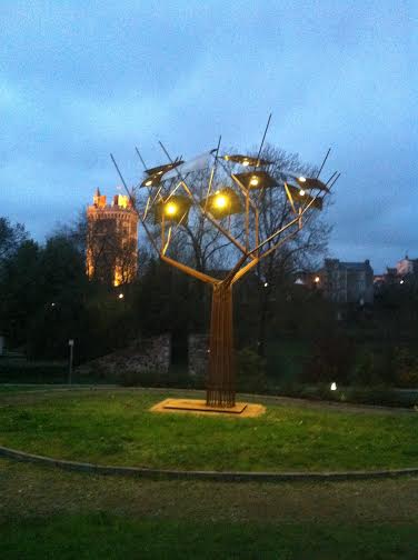 'Le lumier' arbre à lumière, 5m, réalisé à Oudon en 2015