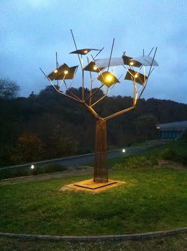 'Le lumier' arbre à lumière, 5m, réalisé à Oudon en 2015