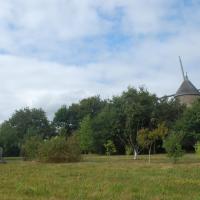 Nadi, laiton, fil de cuivre, pierre de chateaupanne, h:5m, collection privée