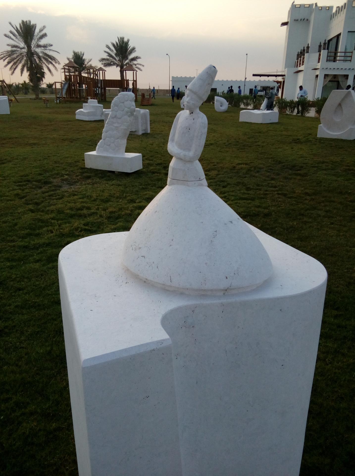 Sufi dynamo, marbre d' Oman et Emeraude, 170x90x90cm