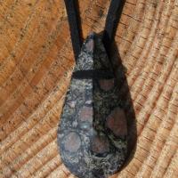 Eclogites (grenats), forme Venus -Réf Eclo02