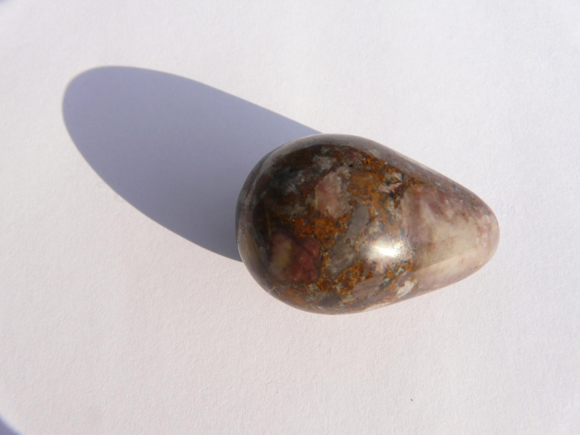 Yoni, quartz améthysté des Pyrénées